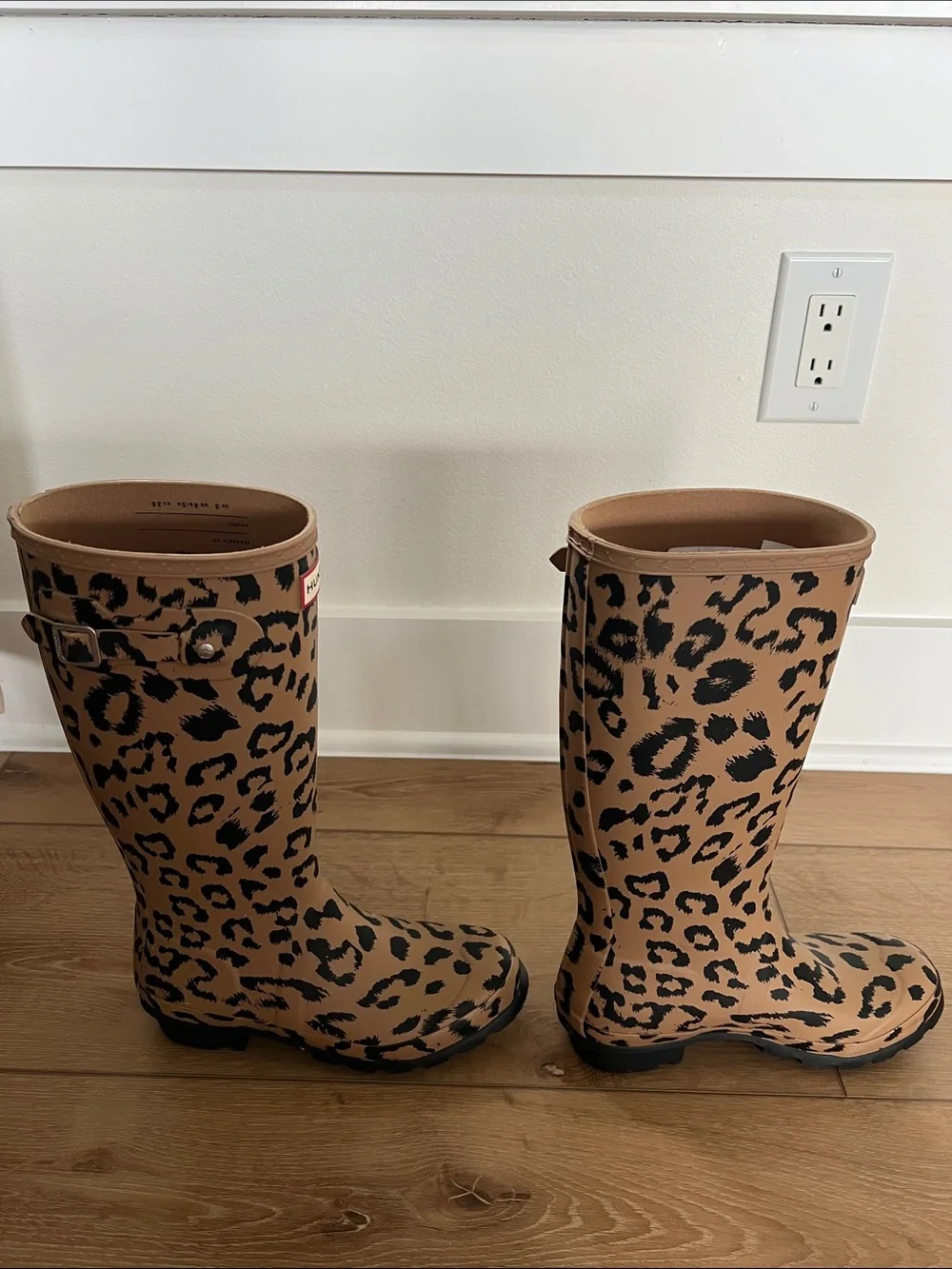 Hunter Leopard-Pattern Tall Rain Boots - Brown & Black
